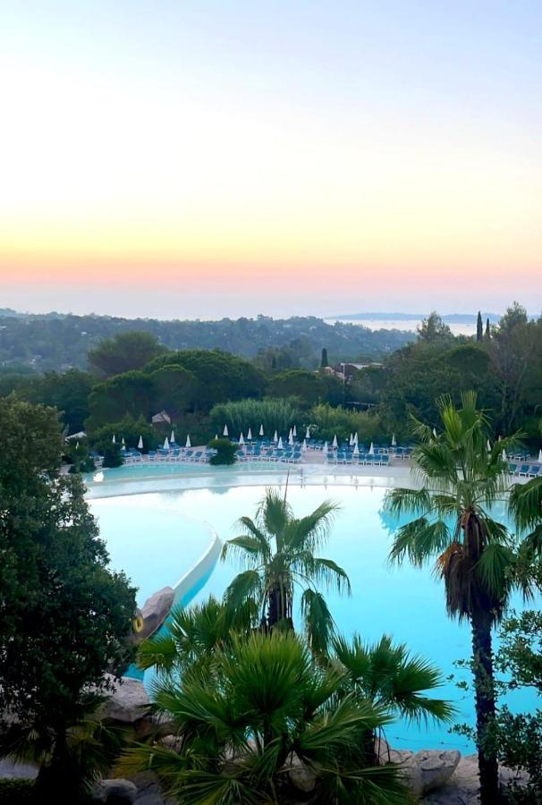 Charmant Appartement Village Restanques De Saint Tropez Grimaud Exteriér fotografie